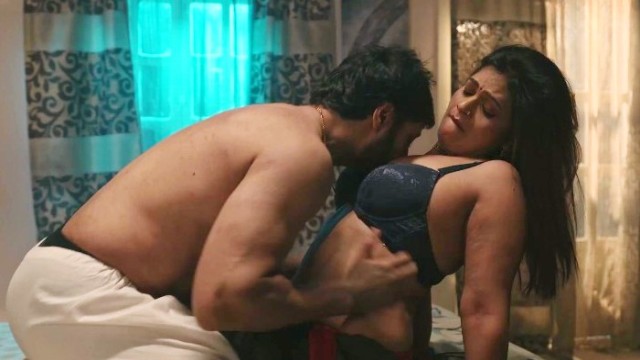 Love Bite Part 1 S01E03 2024 Hindi Hot Web Series – Ullu
